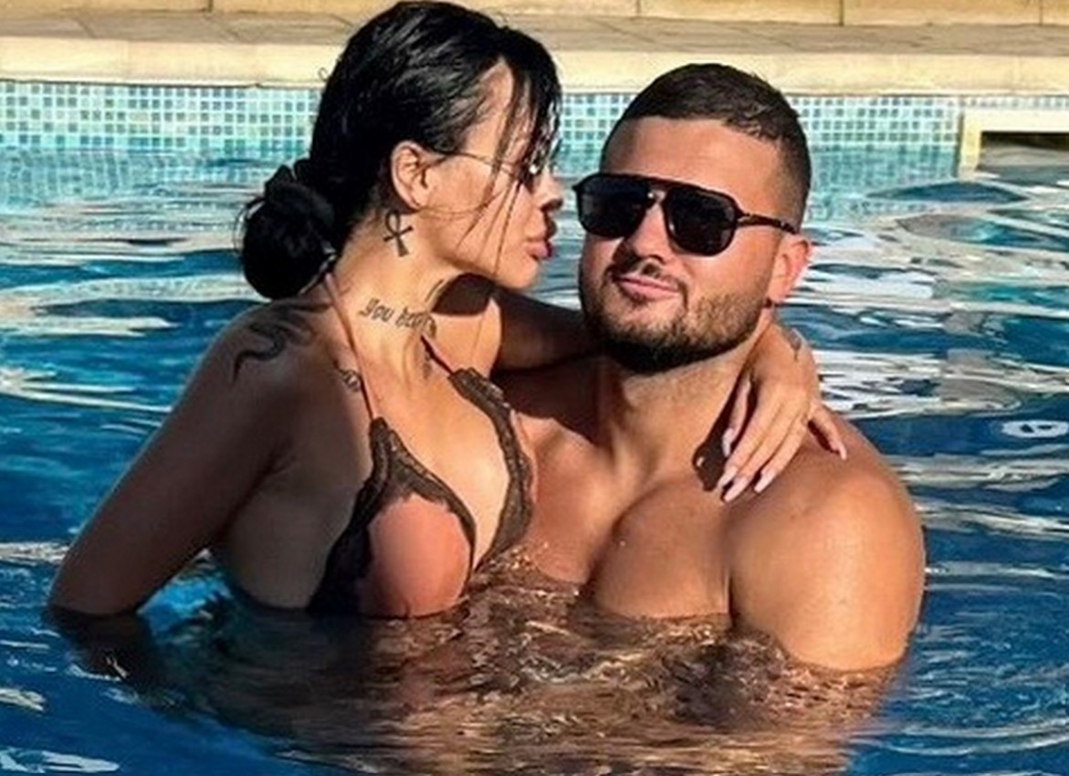 Приятелката на загиналия млад певец Денис Теофиков – Алекса която